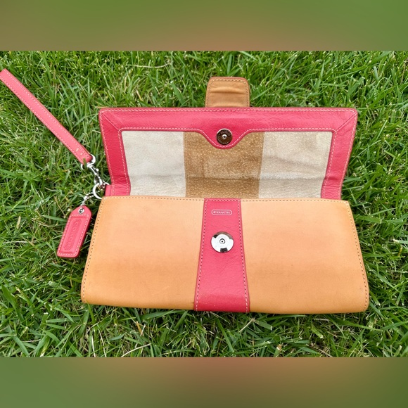 Vintage Coach SoHo Vachetta Leather Clutch - Picture 7 of 17